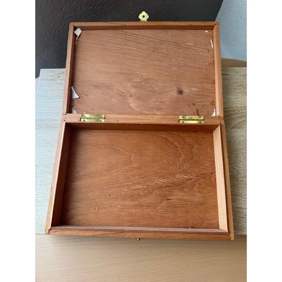 Leon Jimenes No. 4 Wooden Cigar Box - Picture 7 of 9